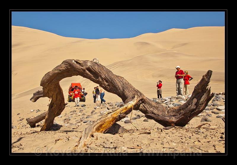 Huacachina Oasis Peru 05.jpg